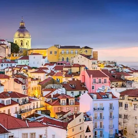 Alfama 52 Unique Apt With Pituresque Balcony شقة